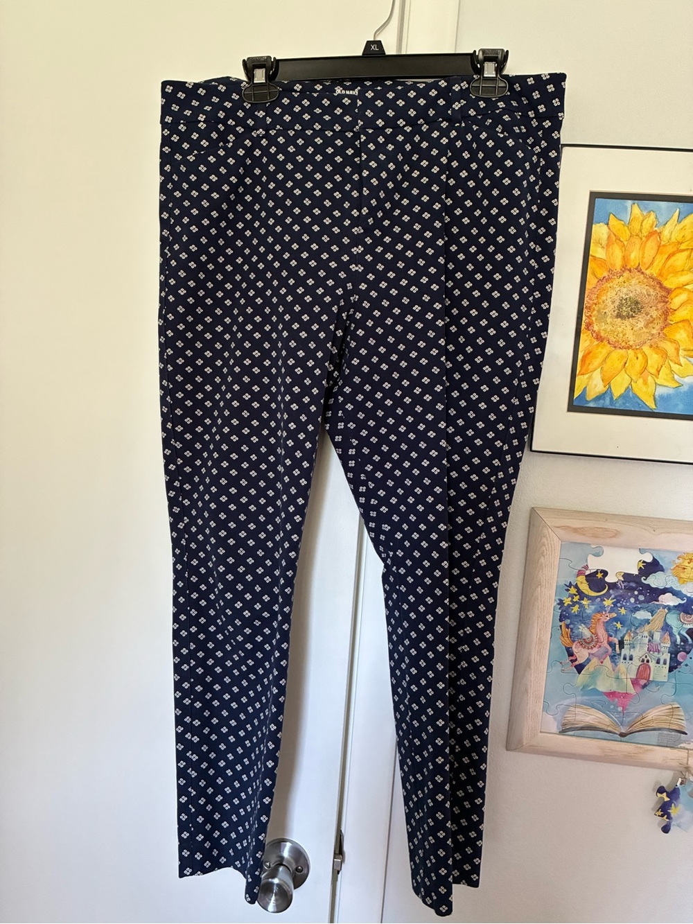 Old Navy Pixie Ankle Pants - navy and white pattern